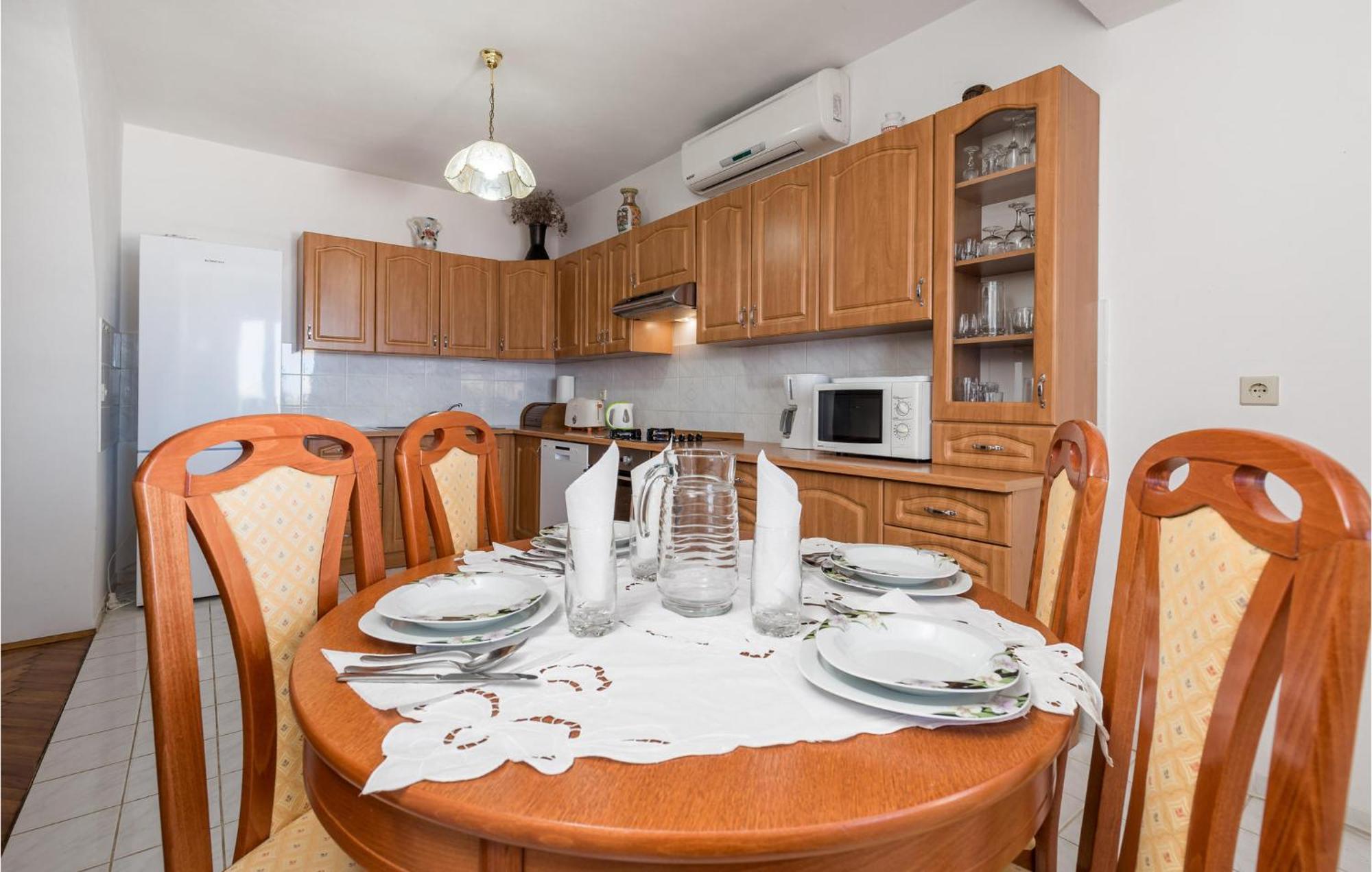 Nice Apartment In Sv,Juraj With Kitchen Свети-Юрай Экстерьер фото